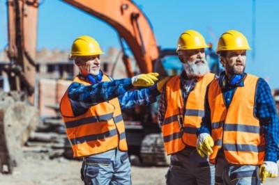 Construction Workers Open Old Safe, Their Emotional Reaction Will Move You to Tears