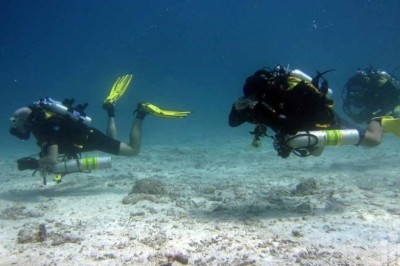 Unveiling the Mystery: Mini-Submarine Discovers Strange Object in Lake Ontario