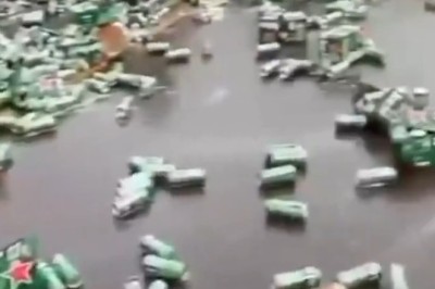 Heineken Truck Overturns in Comandante Andresito, Cans Scatter in Hilarious Chaos