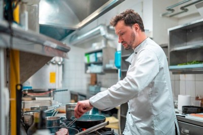 He Was Homeless for Years — Now He Owns the Restaurant Everyone’s Talking About