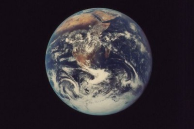 Unveiling Earth's Secrets: How a Fossilized Mollusk Revealed the Moon's Mysterious Journey